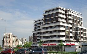 Апартаменти Младост 